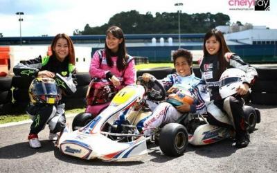 Female Racing Team Successfully Competes in Singapore Karting Enduro