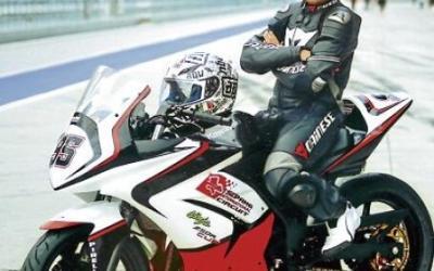 Female Motorcycle Racer Determine to Prove Women Can Shine in Motorsports