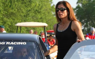 Female Crew Chief Sets Her Eyes on Racing in 2015