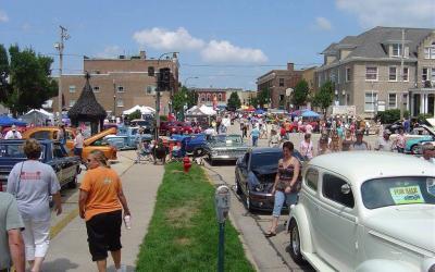 Car Chix at the Turning Back Time Car Show